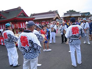 おはやし会の演奏の写真