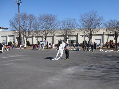 凧が勢ぞろいの写真"