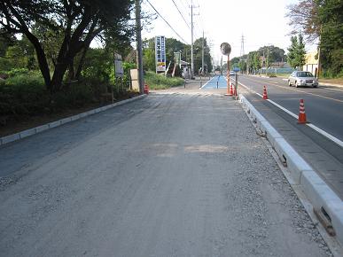 古河二中前歩道整備の写真"