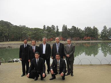 毛越寺庭園の写真"